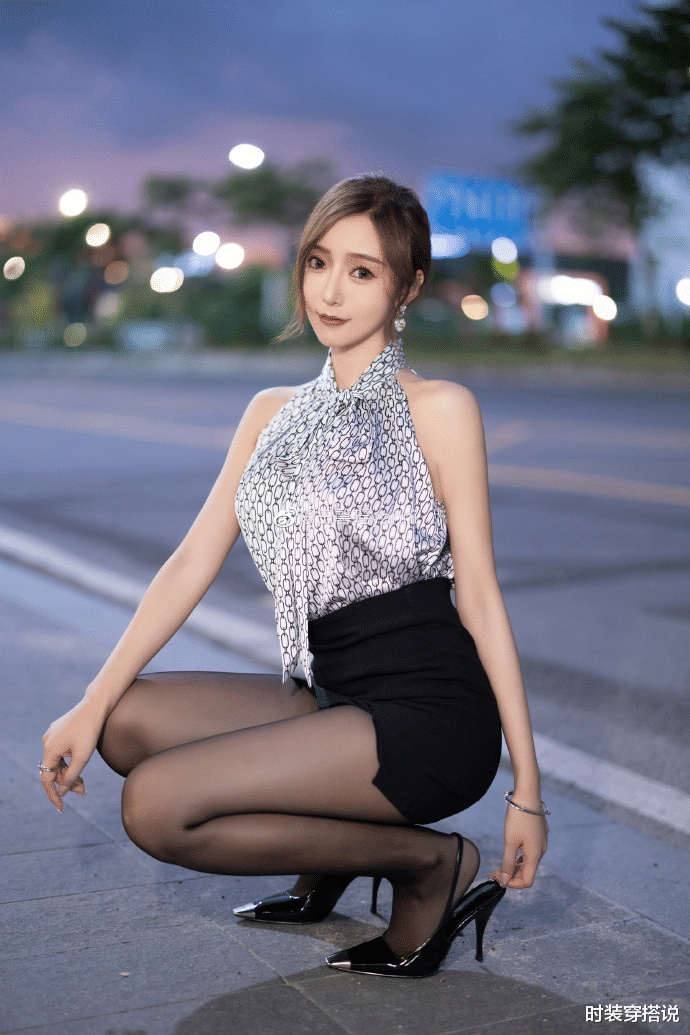 天在即黑未黑时最美，爱在即满未满时最好 ????