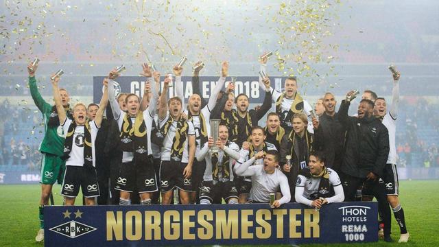 布莱恩|挪威足坛爆丑闻！12名球员与7位女性在更衣室狂欢，遭监控直播