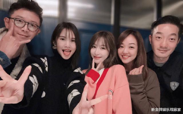 王心凌|40岁王心凌和38岁杨丞琳聚会，比剪刀手嘟嘴合影，甜妹真的永不老