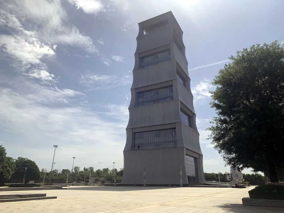 露营|夜景美爆!西安揽月阁的颜值可能一直都被低估了