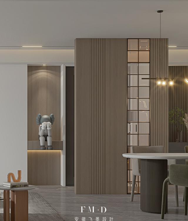 针对开门见厅缺陷，用木板拼接玻璃砖做入户隔断，加分设计可以学