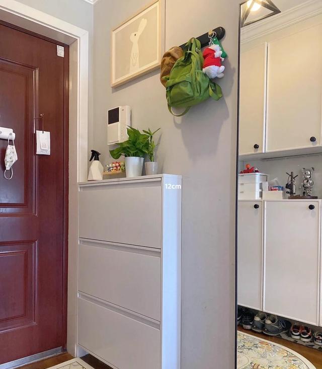 她家仅有94,虽然一点都不豪华,却处处充满了温馨,很有品味