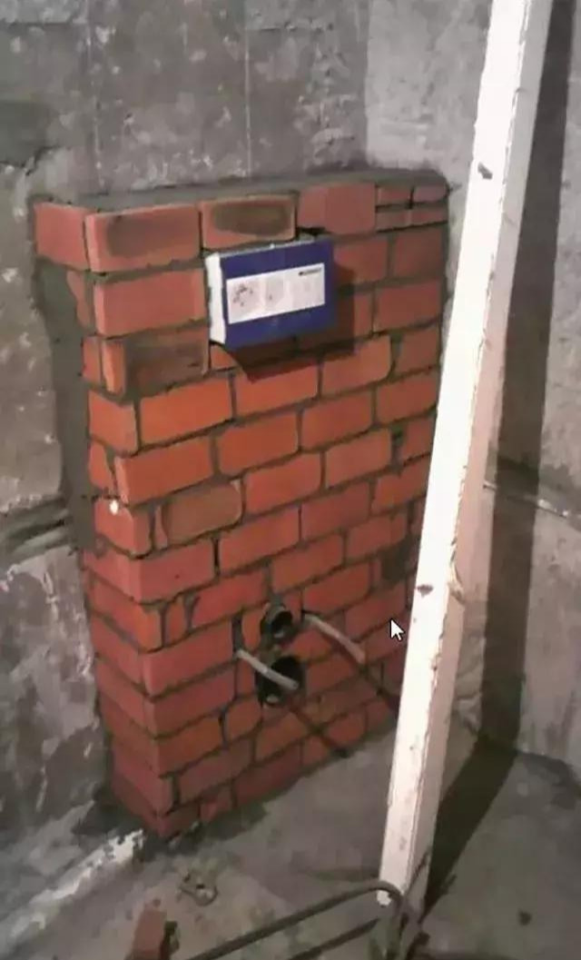 卫生间马桶位置不合理,怎么移?这样挪永远不堵不臭,还简单!