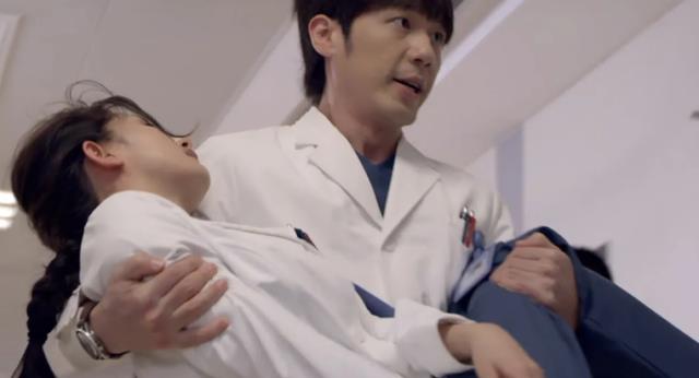 杨幂|《谢谢你医生》花絮曝光:白宇抱着杨幂跑了十几圈,杨幂打圆场