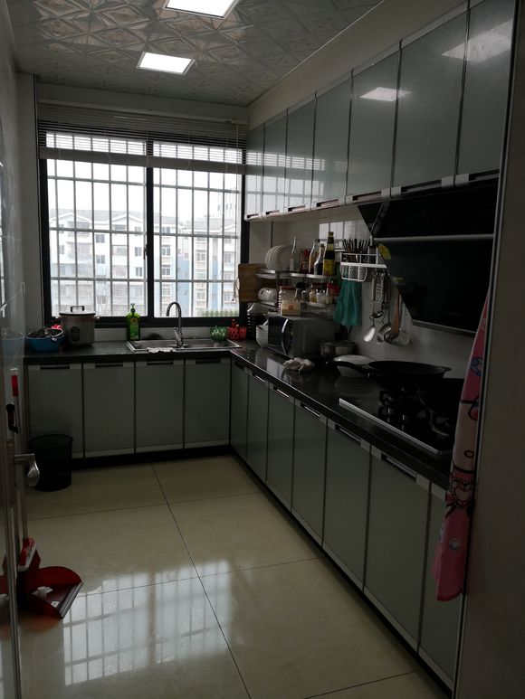 入住了两年的新房,129平硬装11万,没请人设计,还算温馨!