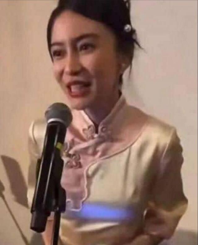 高圆圆|艺人金鸡奖受访被拍大头特写，baby法令纹尽显，高圆圆颜值大扣分