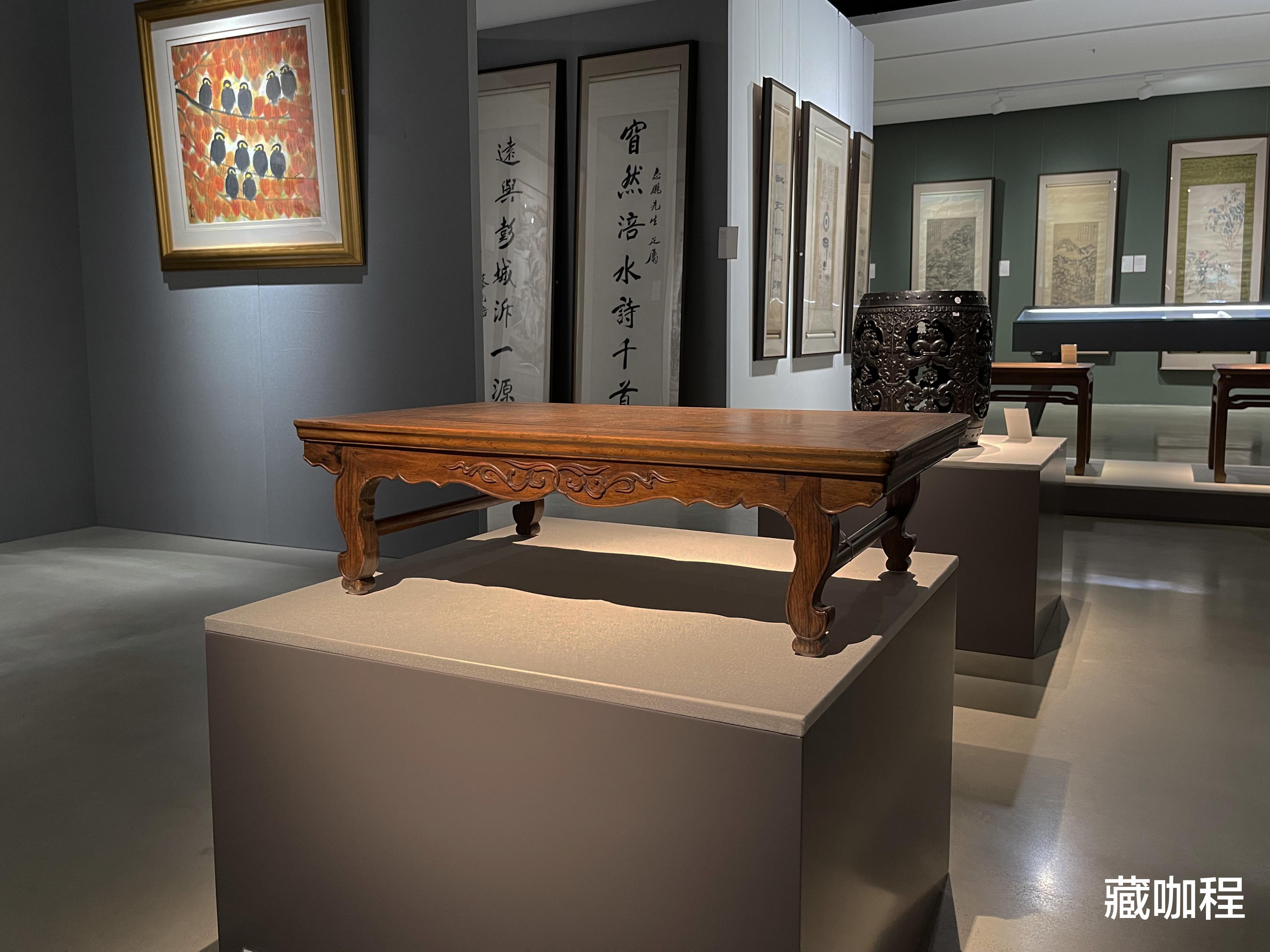 80年代|样式高古、宋元遗风，黄花梨三弯腿炕案插肩榫造