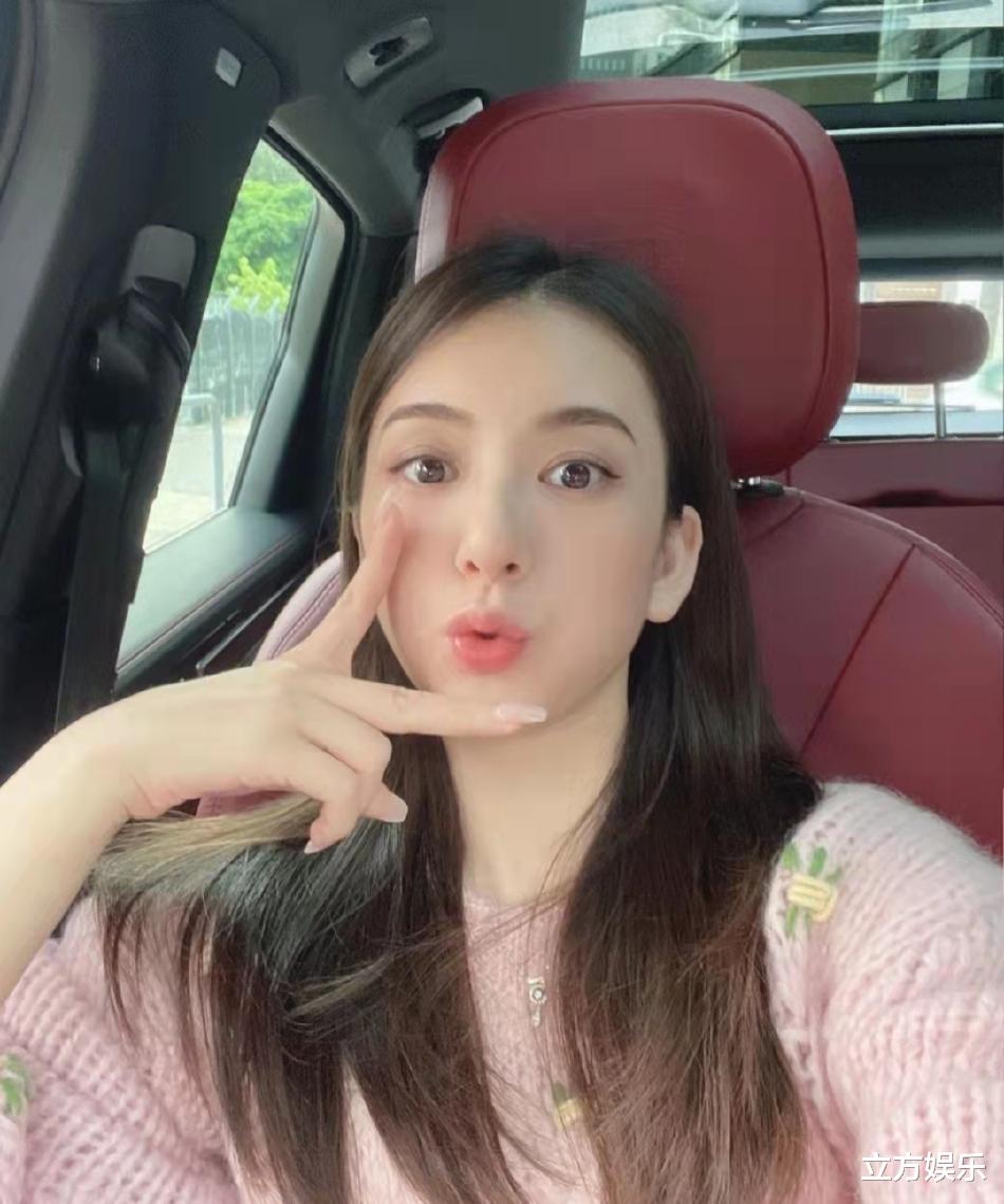 方媛|方媛晒近况:坐豪车外出,整天带娃种花当全职太太!