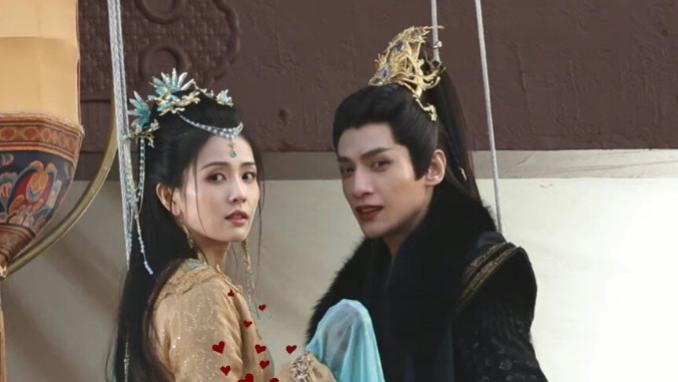 于正|辟谣《长月烬明》白鹿有特权后，于正谈新戏，不凑仙侠热闹！