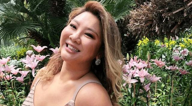 空腹 郑欣宜再获最佳女歌手！与前任复合心情好，自嘲是老土中年女人