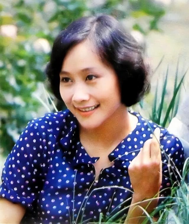 黄梅莹|著名演员黄梅莹:命运坎坷,嫁给金鑫后苦尽甘来,恩爱38年生一子