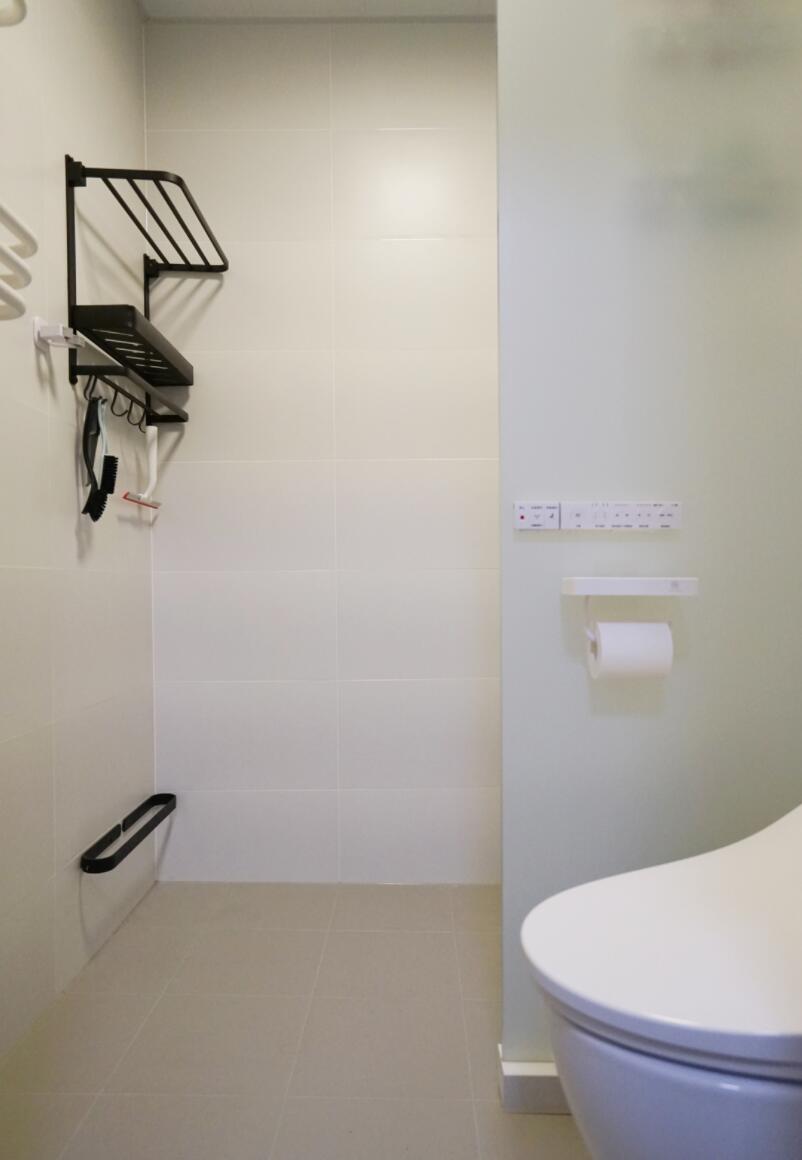 不要玄关,进门就是客餐厅,她东拼西凑出的家,照样细节拉满