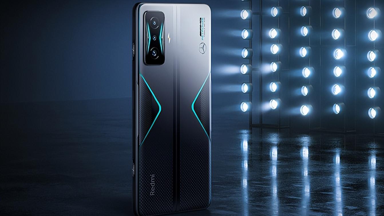 红米手机|卢伟冰发力了，120W充电+4mm芯，发布不到半年直降1100