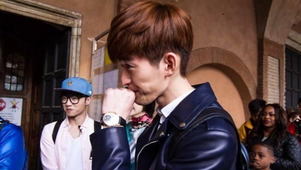 张翰|张翰是怎么了？是霸总人设吗？节目中当街讨要食物，查看群演手机