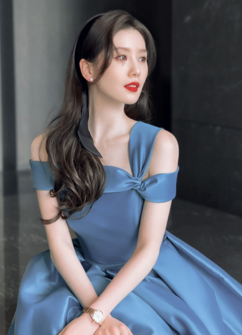 姐姐|44岁马雅舒近况曝光，认同自己比刘诗诗漂亮，网友：不红倒是爱蹭