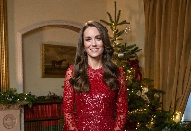 威廉王子|凯特身穿460英镑礼服,无视梅根1亿英镑打造的纪录片