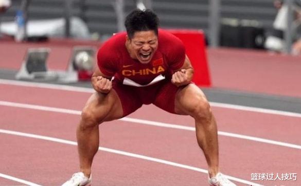 易建联|中国体坛5大“非人类”肌肉：军神背肌夹A4纸，苏神大腿如同水桶
