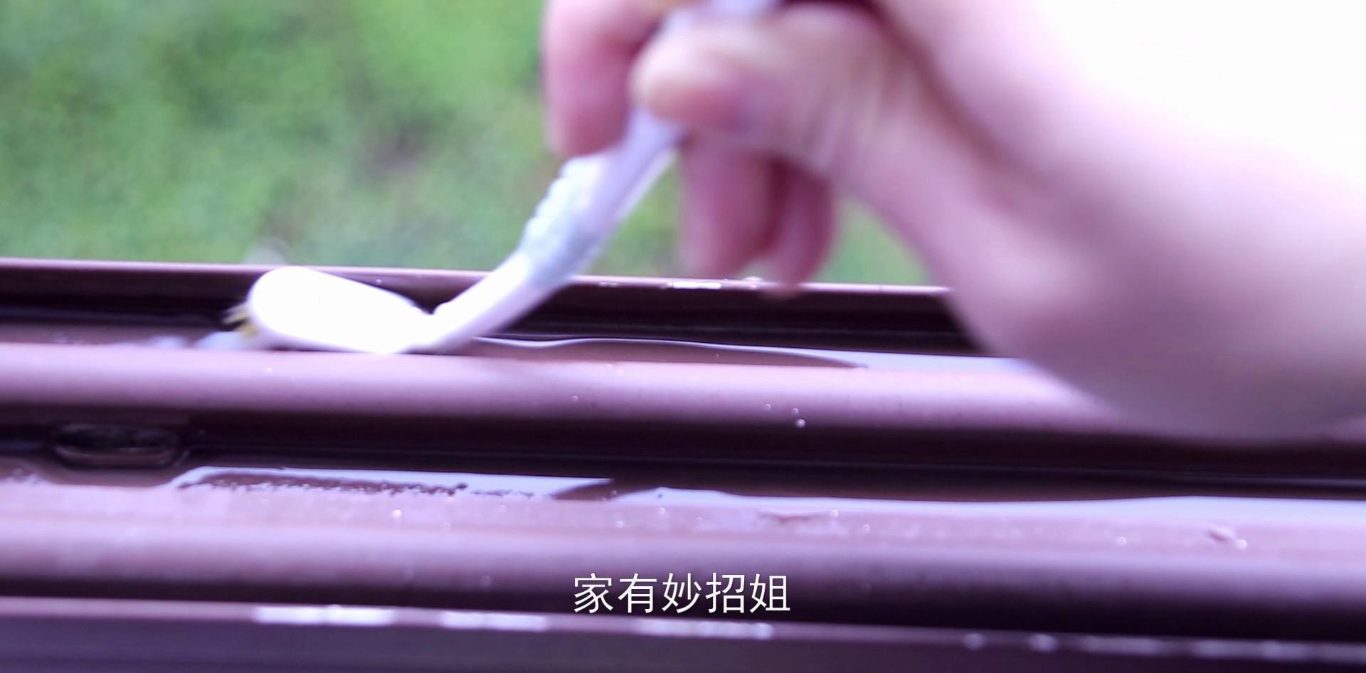 旧牙刷别扔了,用打火机烫一烫,解决了家家户户的烦恼,太实用了