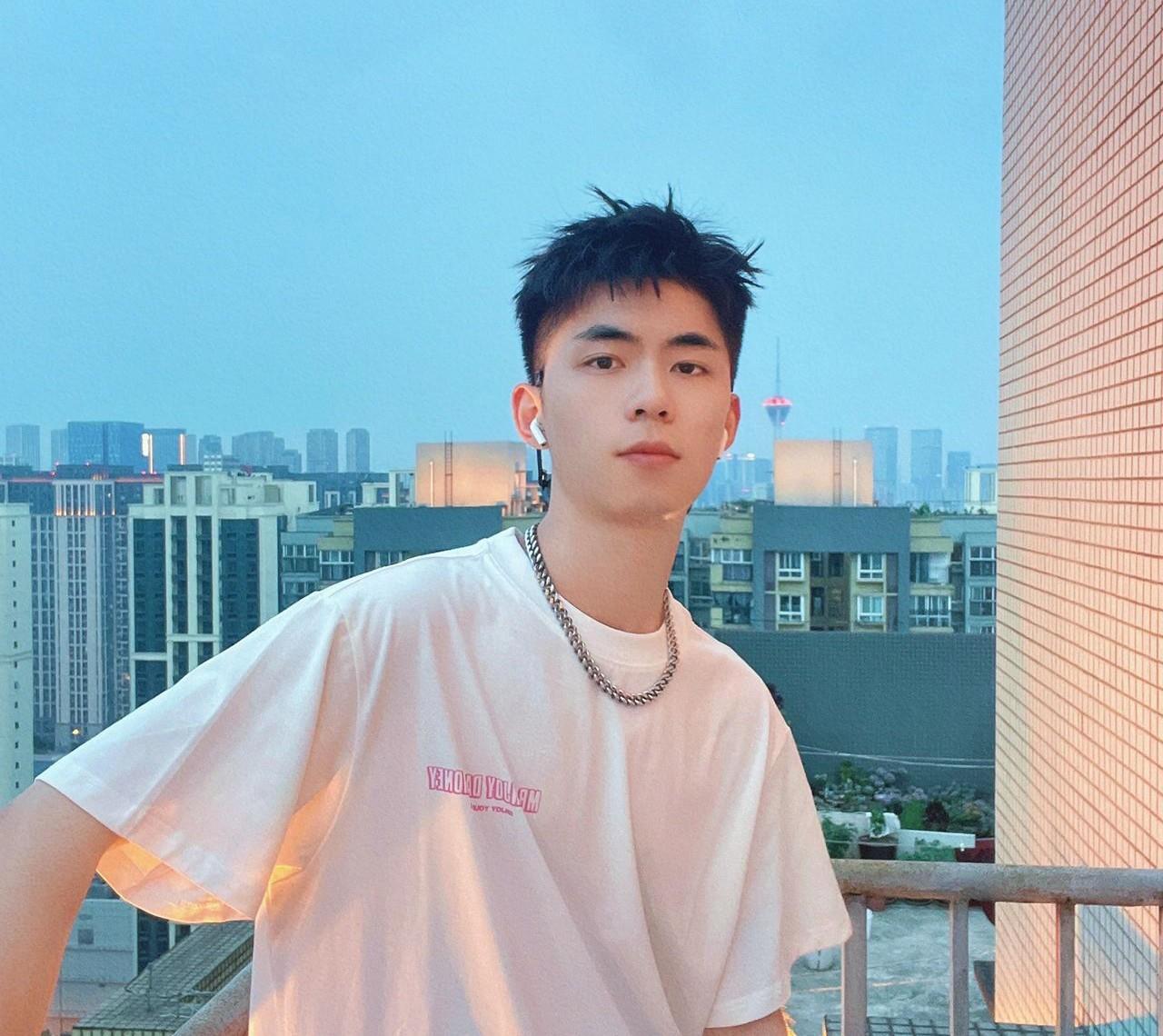 男生夏季理发也别太随意，理发师建议这3款，剪完回头率超高