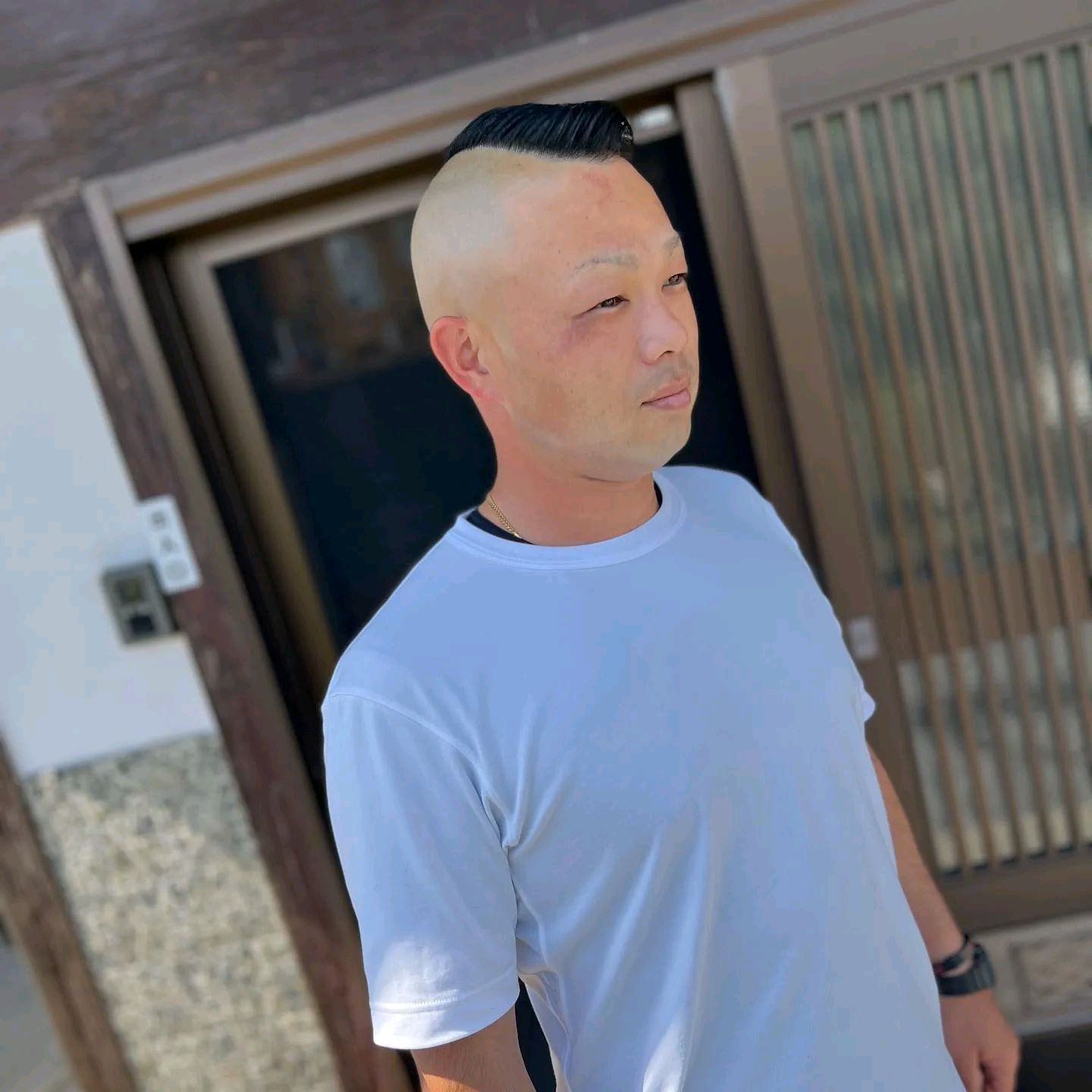 苦瓜 别剪锅盖头了，这才是当下最火的男士发型，周边光潮流发色很百变