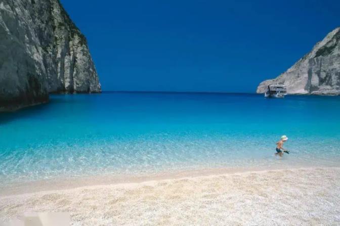 温泉|在碧波万顷的爱琴海北部,有一个青山连绵的半岛,人称“圣山岛”