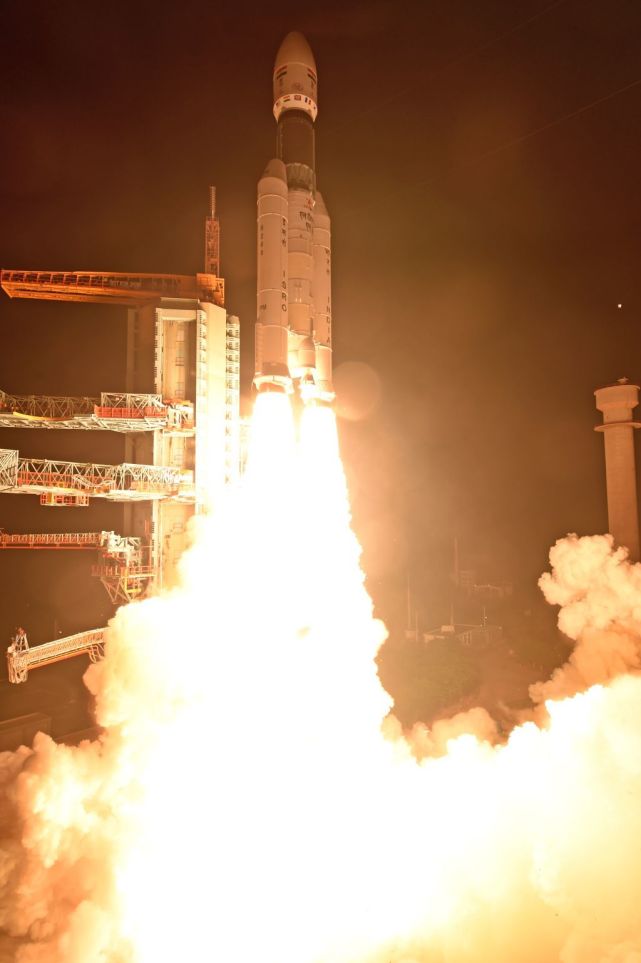 印度最强火箭出动!1箭36星为“一网”星座恢复组网