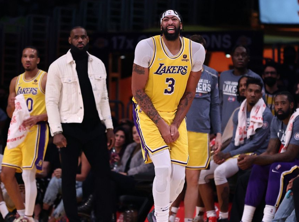 湖人队|业余队跟职业队根本没法比，实际交手后会把你打的叫哭