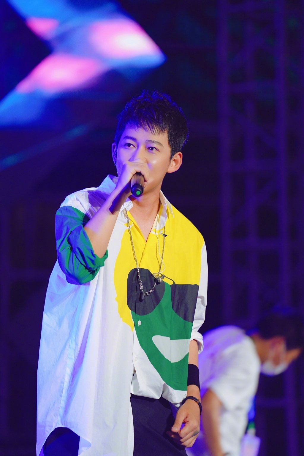 香港|苏醒翻跳王心凌的歌，全程失去表情管理，表示不会在节目里唱跳了