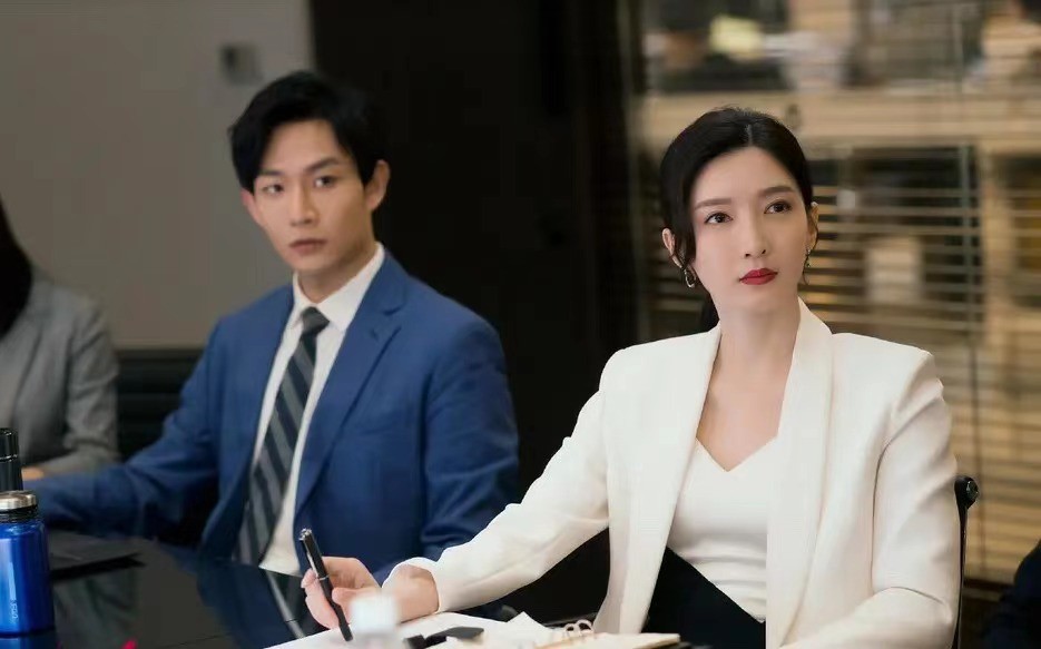 演绎|明明演技一般，却被吹捧成大神，2022年这7位演员名气大于实力