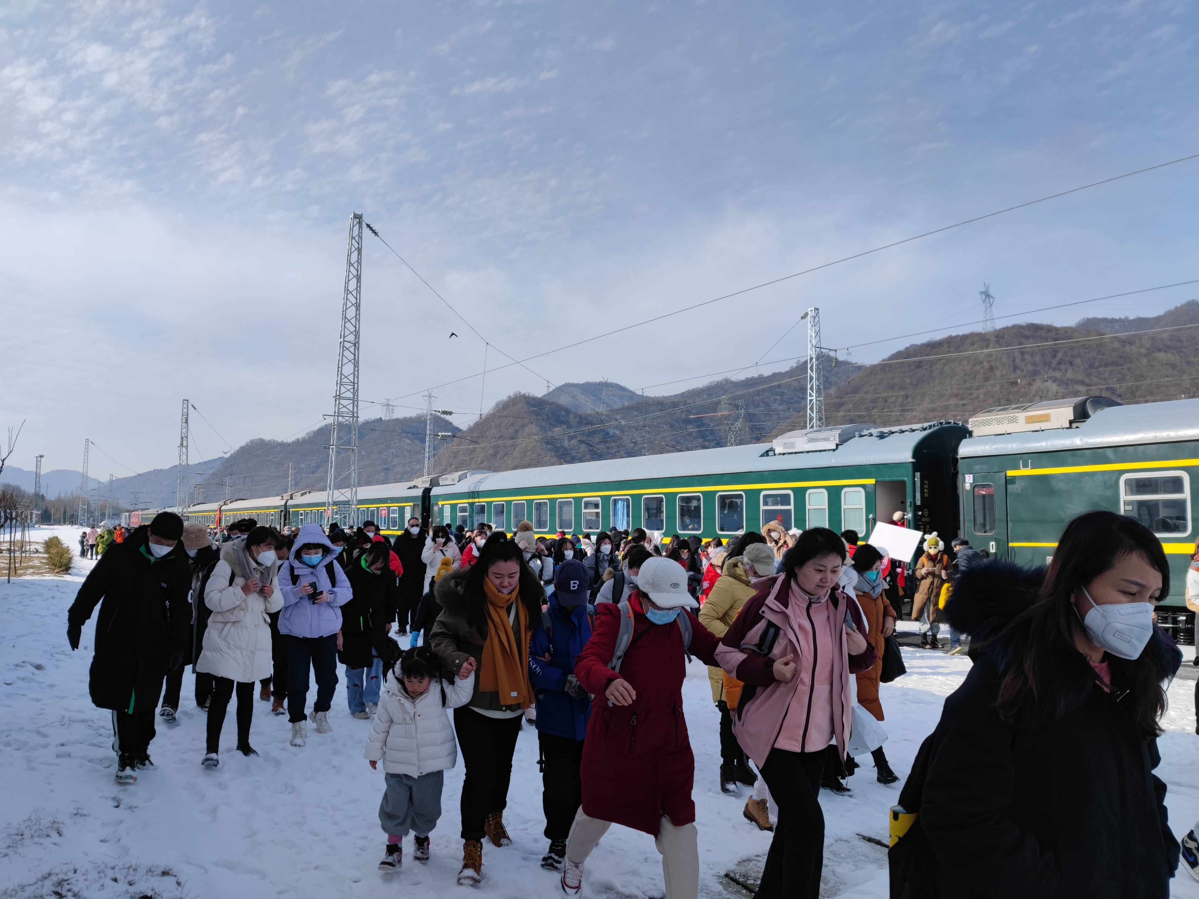 凤县|雪岭凤县元旦假期火力全开，吃喝玩乐尽在凤县