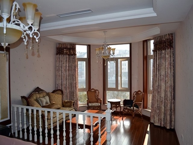 别墅|坚决不做房奴!花100万回乡盖了栋别墅,活得比城里人滋润