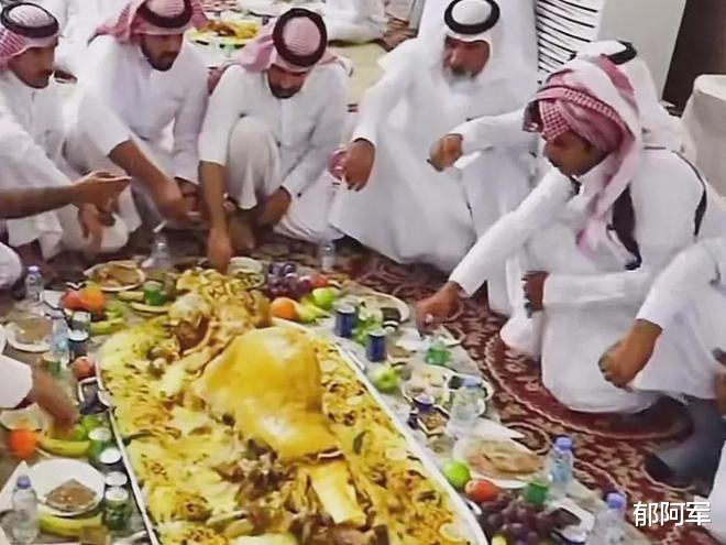焦点访谈|卡塔尔土豪王子的晚餐，那才真叫是一个超出了我们的想象！