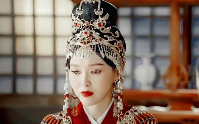 孙怡|唐嫣掉队同时期花旦，抛除产后复出之作不理想，其实还有资源问题