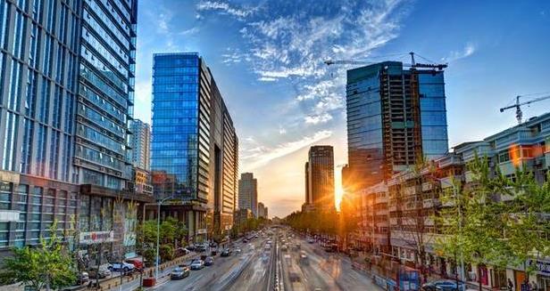 房价|中国留不住人才的2座城市:房价要一两万,人均工资三千左右