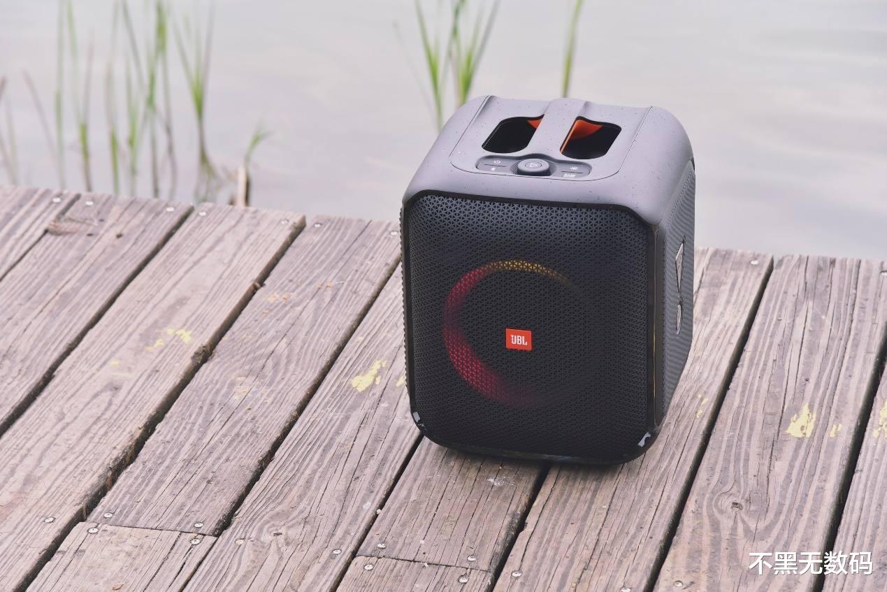 音箱|Bose小水壶升级成JBL户外气氛组，宜静宜动，JBL这音箱什么体验