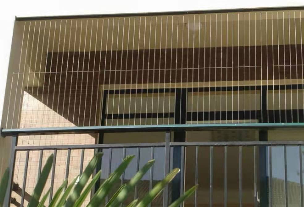 新房装修装了防盗网,小区邻居一个个都嘲笑太丑,原来如今都流行这样装了