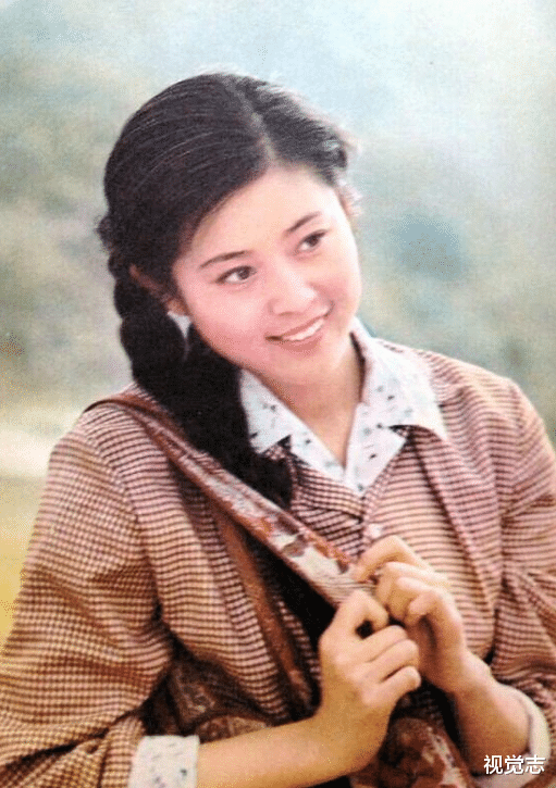 安眠书店|一代国民女神,从春晚消失了