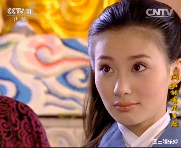 于正|别流行于正寡淡风了!这部剧服道化五彩缤纷,丫鬟造型都精致多变