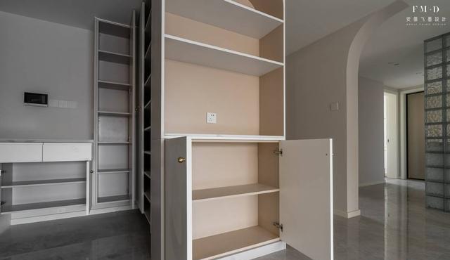 提问:4左右的玄关怎么设计?这有一份模板,花一份钱抵3个柜子