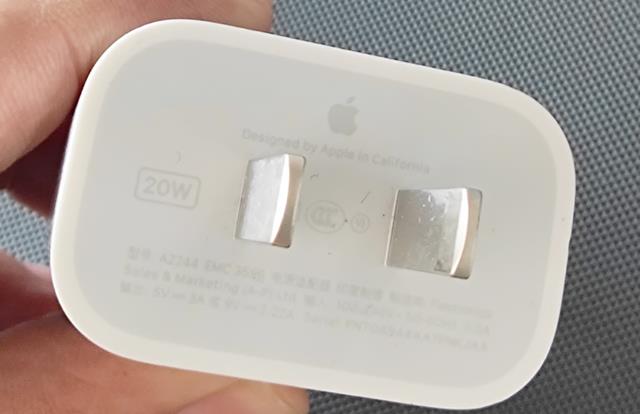 AMD|苹果12充电器头原装什么样子?