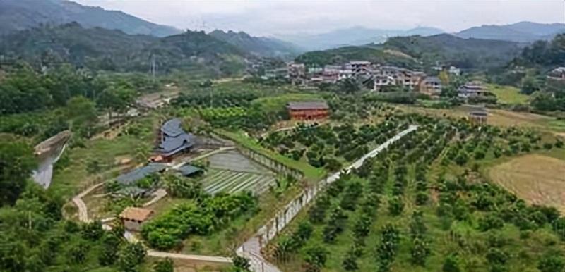 |我国唯一一座不通车的古镇，常年“漂”在水上，现今还很繁荣