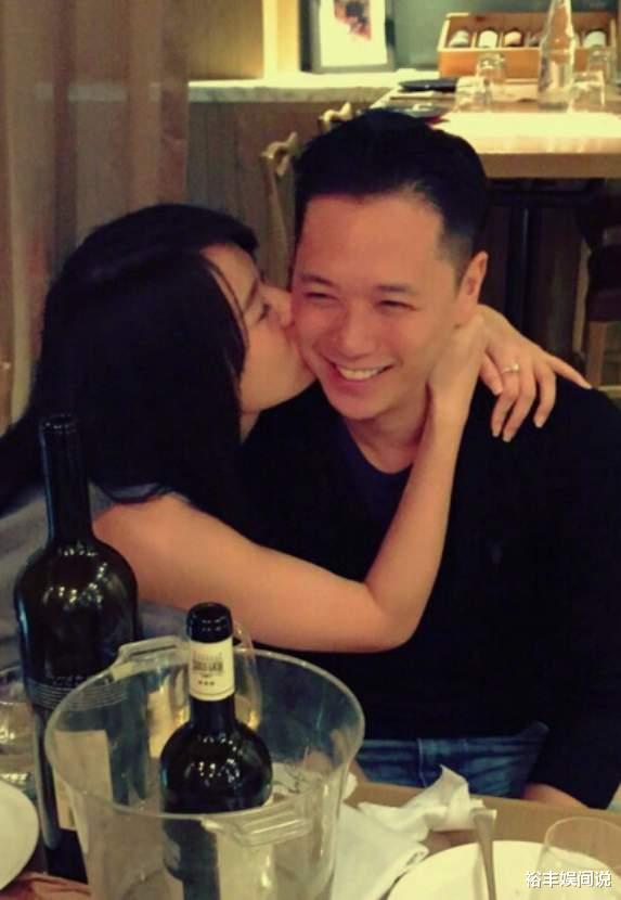 胡杏儿|胡杏儿携三个儿子为老公庆生！再现七年前亲吻画面，颜值变化太大