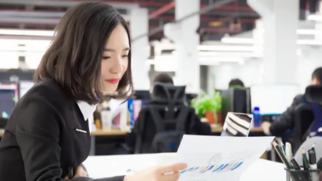 应届生|毕业多年才明白,公司为啥宁愿新招应届生也不愿留老员工,很现实