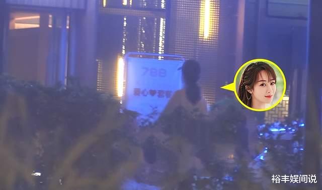 |昔日情侣复合？杨紫被曝与旧爱秦俊杰聚餐，事后女方被好友架走