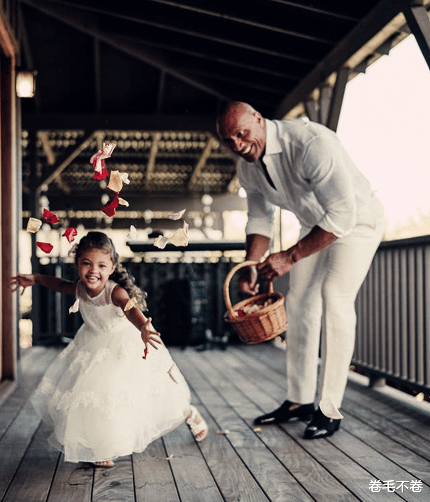 萨摩耶犬|巨石强森的纹身：价值不菲却很难复制，它的意义不同一般