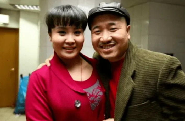 张云龙|48岁“刘能”前妻曝光,身材颜值不输李琳,离婚后和前夫一起创业