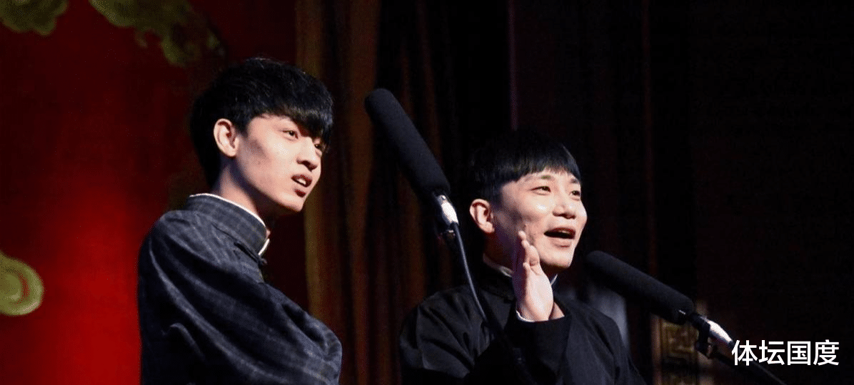 何九华|王鸥何九华吃火锅被偶遇！坐角落埋头吃菜，不化妆皮肤白净太抢眼