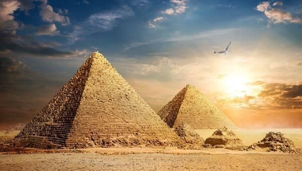 金字塔是彻头彻尾的谎言?俄科学家:是五百年前用混凝土造的赝品
