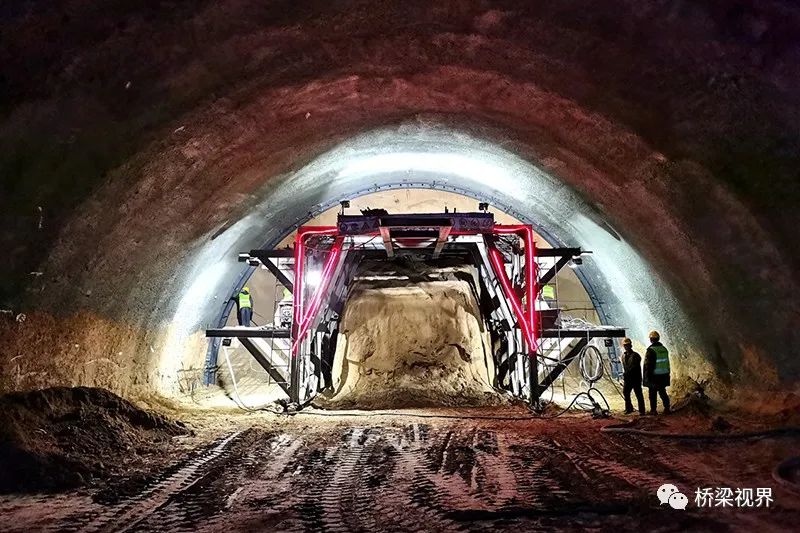 桥梁大事:常泰长江大桥跨江段主体工程下部结构施工完成