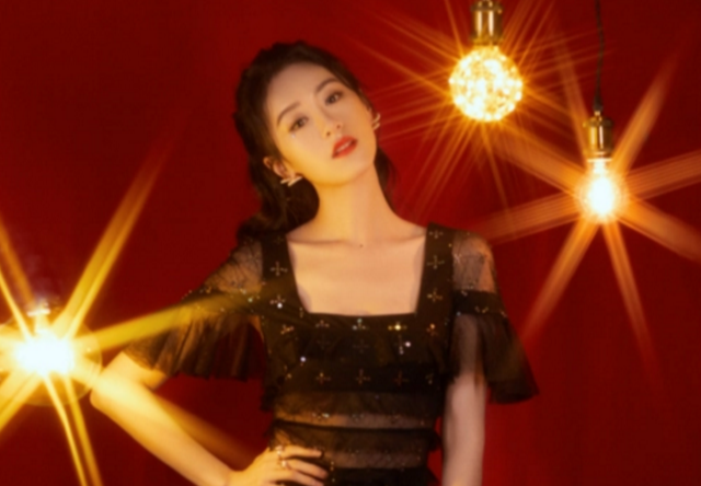 王一博|同为袁冰妍大学好友，米热为袁冰妍30岁庆生，迪丽热巴为何没动静